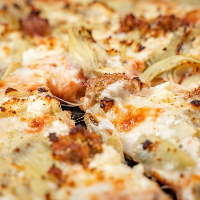Grizzly Gulch Pizza 18" - 10 Slices.