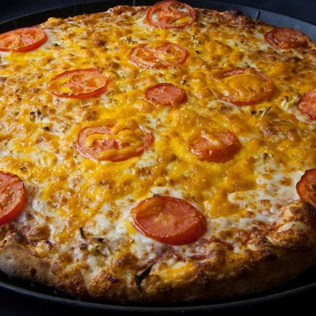 Garlic Tomato Pizza 15" - 8 Slices.