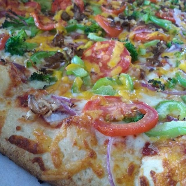 Mt. Nebo Pizza 15" - 8 Slices.