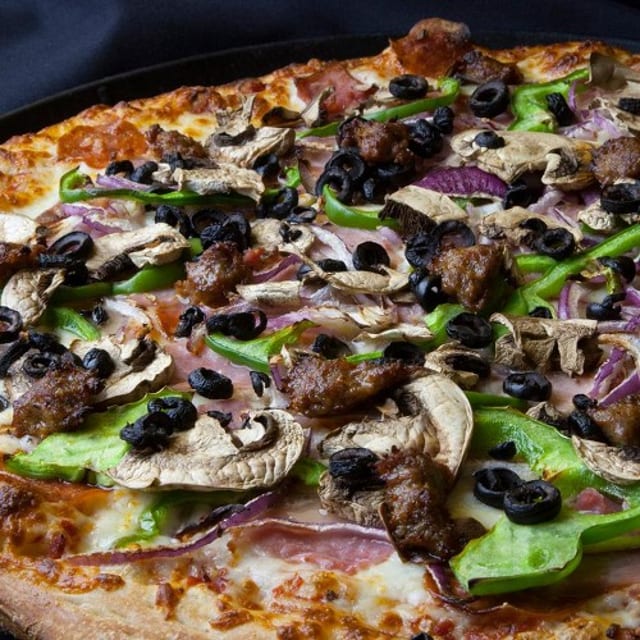 Great Scott Pizza 12" - 6 Slices.