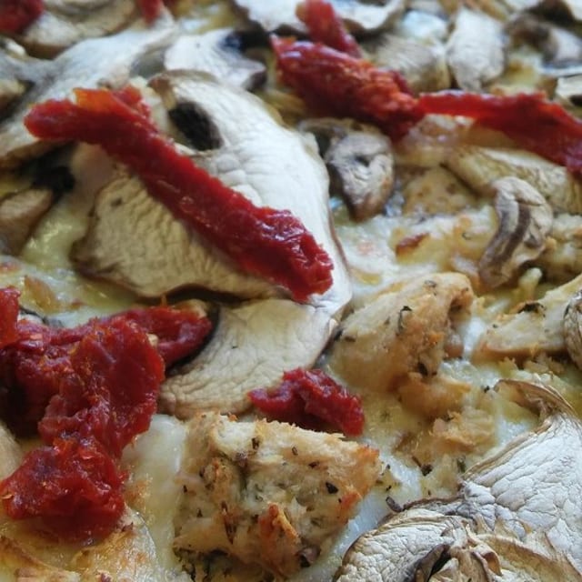 La Sal Pizza 15" - 8 Slices.