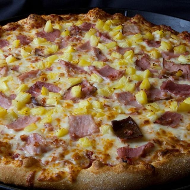 Maui Wowiie Pizza 12" - 6 Slices.