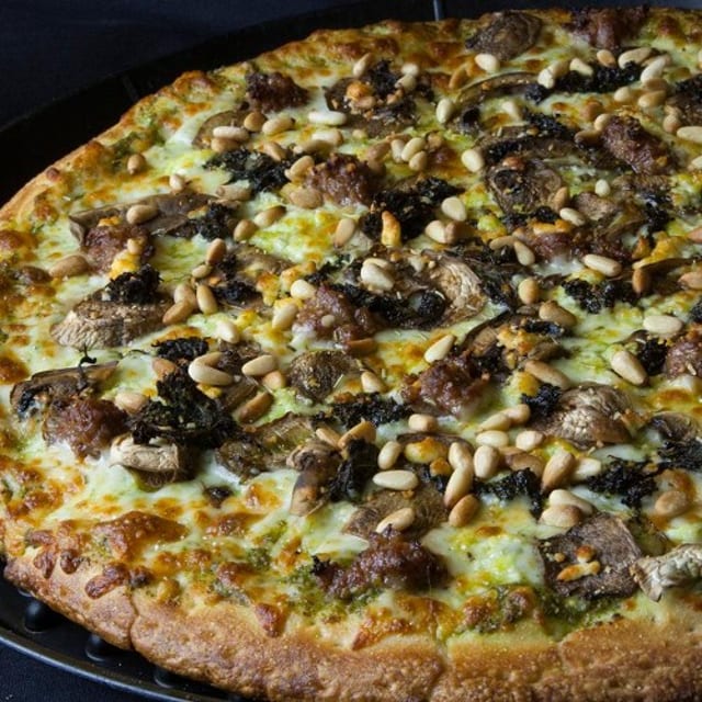 Pfeifferhorn Pizza 15" - 8 Slices.