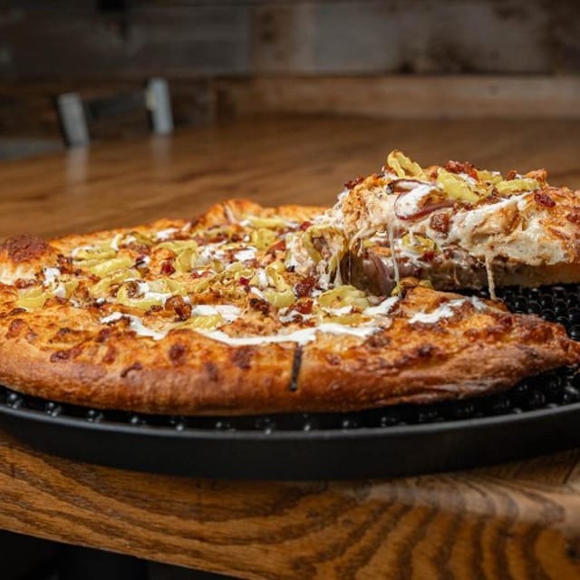Spicy Ranch Chicken Pizza 18" - 10 Slices.
